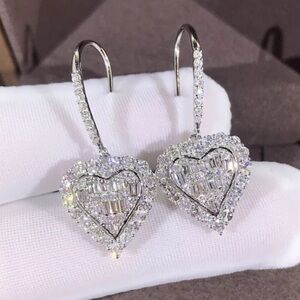 💎 NEW Sunshine Silver Drop Diamond 💎Earrings
0496